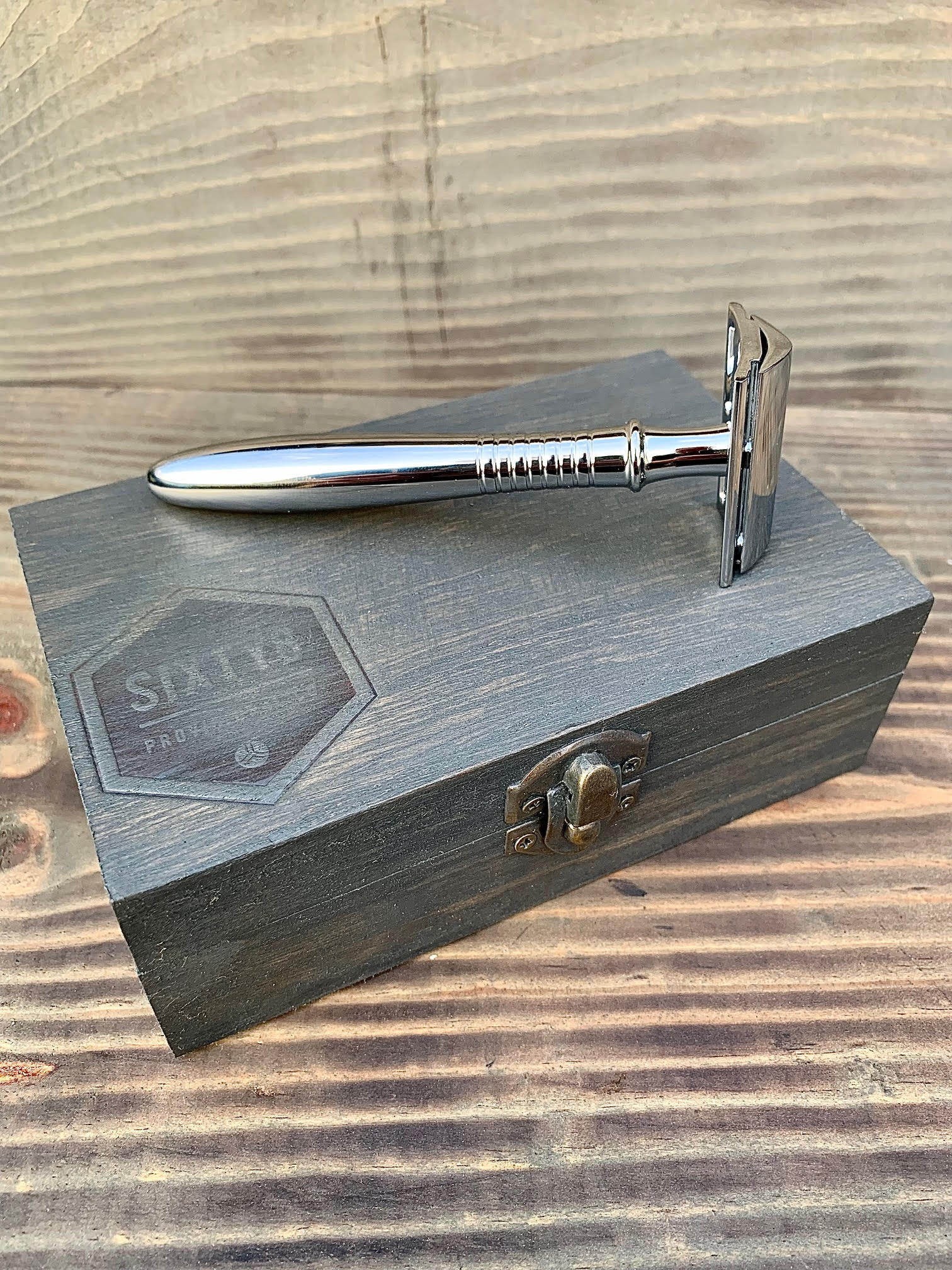 New Item: Gray Collar Double sided safety razor